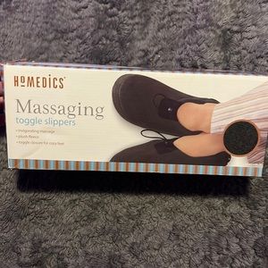 Homedics Massaging Toggle Slippers